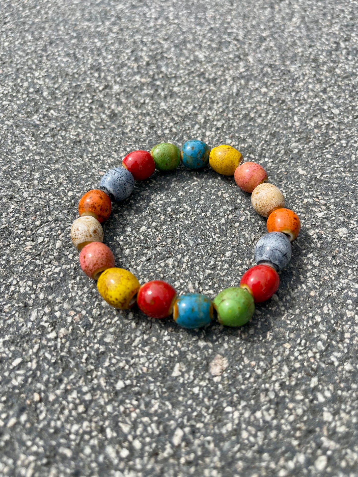 Perlenarmband "Sevilla" aus Keramikperlen 10 mm konisch