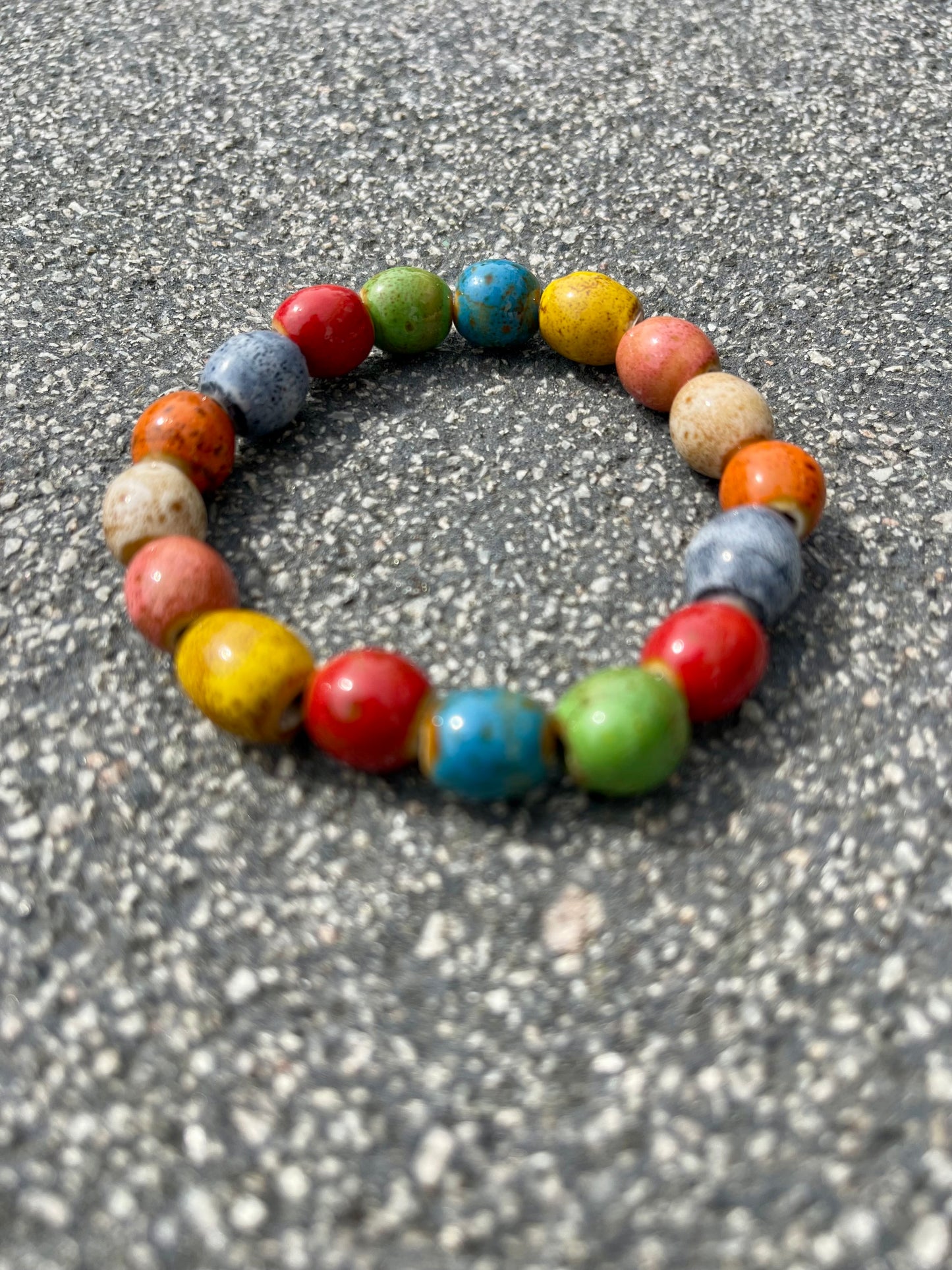 Perlenarmband "Sevilla" aus Keramikperlen 10 mm konisch